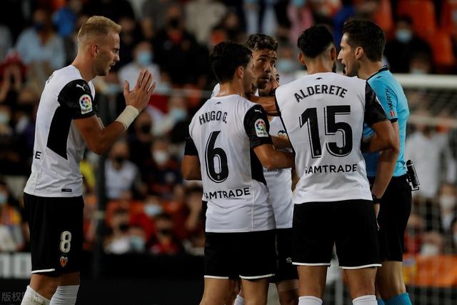 王奕博在体测中跟腱受伤 预计伤停一个月